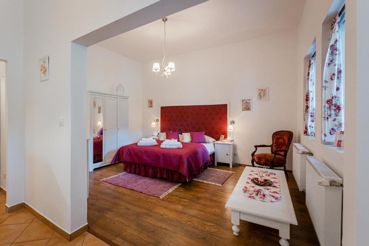 Penzion U Babky Bylinkarky Kutna Hora Bagian luar foto