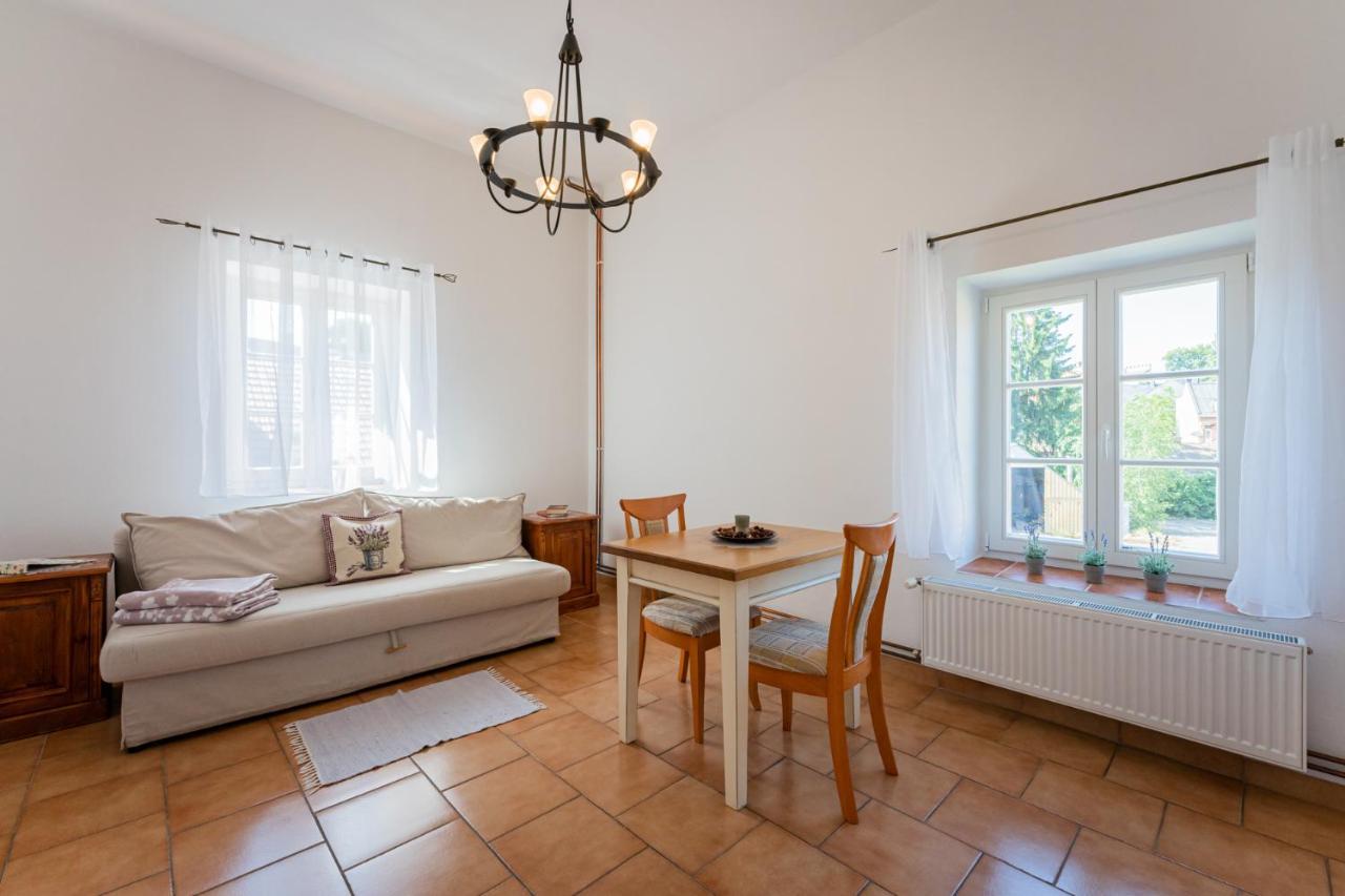 Penzion U Babky Bylinkarky Kutna Hora Bagian luar foto