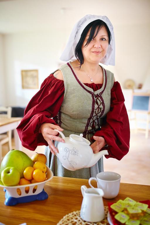 Penzion U Babky Bylinkarky Kutna Hora Bagian luar foto